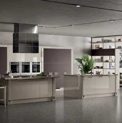 Cucina Classica Exclusiva in Laccato lucido Tortora di Scavolini