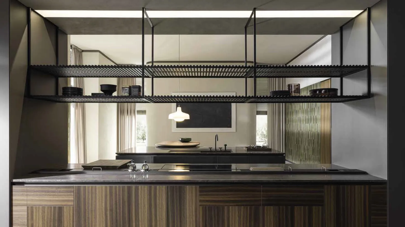 Cucina Design con isola Intersection in Eucalipto e top in marmo travertino di Dada