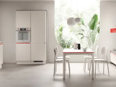 Cucina Moderna Dandy Plus Bianco puro e maniglia Rosso Corallo di Scavolini