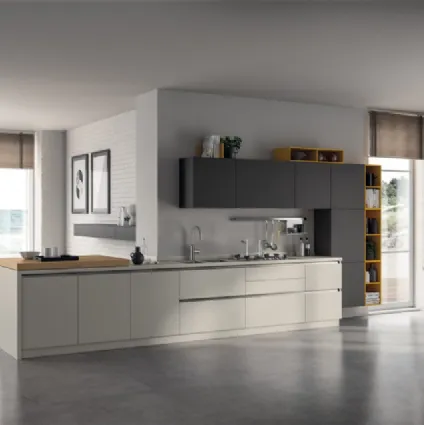 Cucina Moderna lineare Evolution in laccato opaco con piano in Rovere Nordic e decorativo Giallo Genziana e Antracite di Scavolini