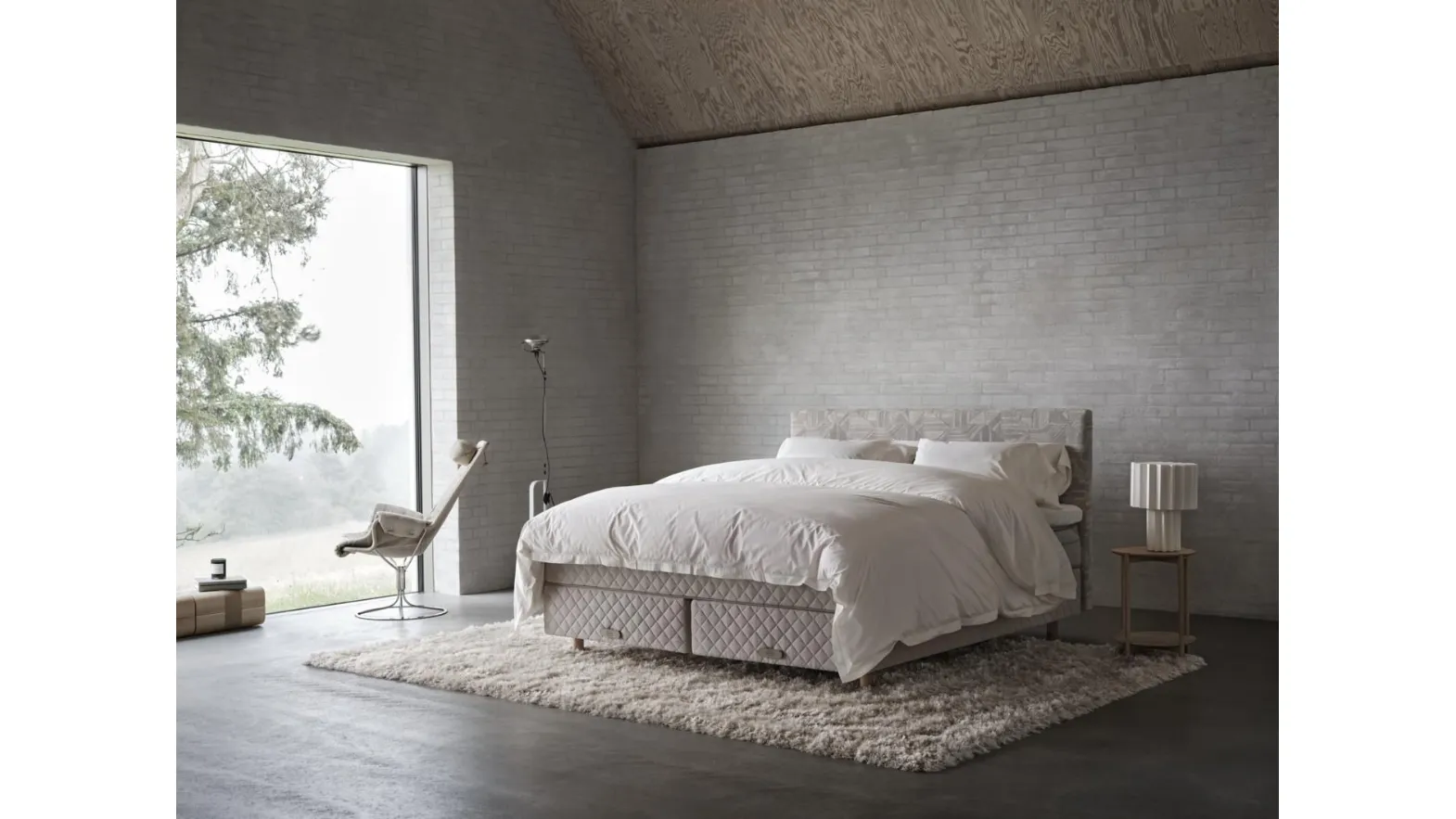 presentazione letto Duxiana 80 e poltrone Jetson 