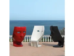 Poltroncina scultura da esterno in polietilene Nemo di Driade