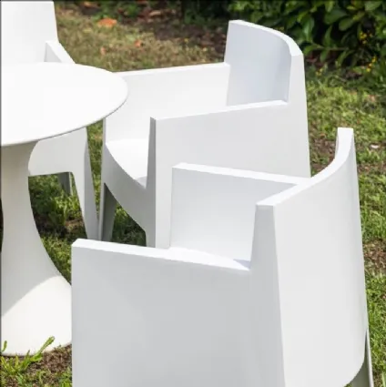 Sedia da giardino in materiale plastico impilabile TOY di Driade